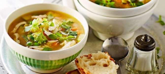 Готовить быстро, есть не спеша: 5 легких супов