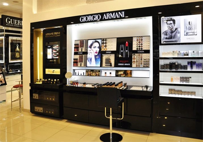 Косметика Giorgio Armani: огляд декоративної косметики, плюси і мінуси, вибір