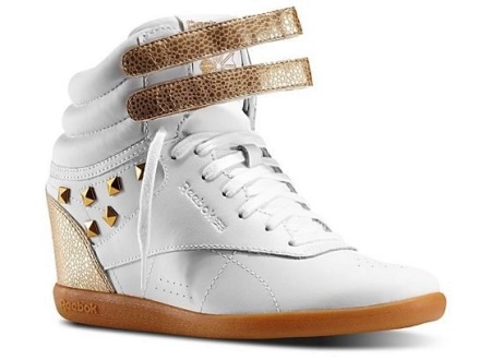 Жіночі білі кросівки Reebok (40 фото): шкіряні оригінальні моделі Classic