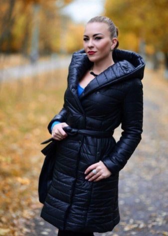 Зимове жіноче півпальто з капюшоном (62 фото): на синтепоні, з хутром